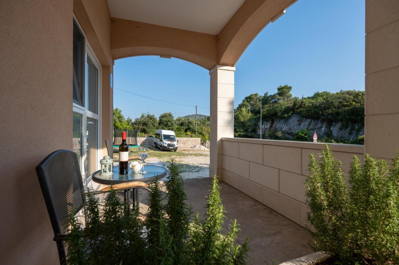 Ferienwohnung Ivano Ston Exterior foto